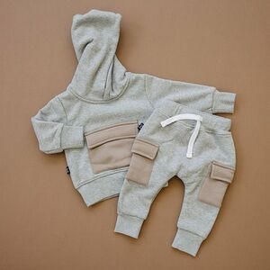 Olive + Scout Gray / Tan Sweatshirt hoodie & pants Collins Jogger Set 18-24M